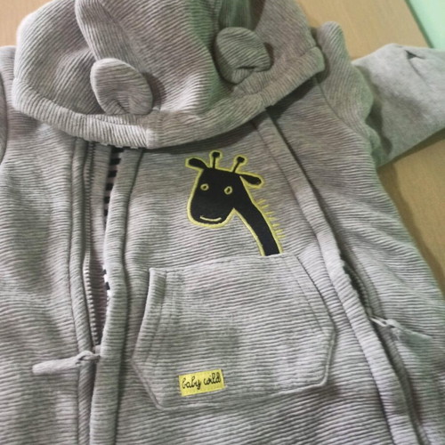 Baby jumpsuit like new, convenient with 2 zippers, 6 months