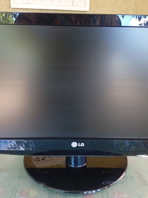 TV LG 19LH2000-ZA used without remote