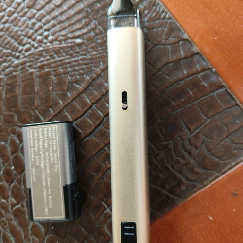 Inoken Trine electronic cigarette used with coil and extra battery
