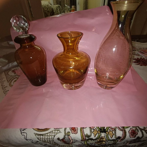 Vintage set of 3 amber carafes and vase like new