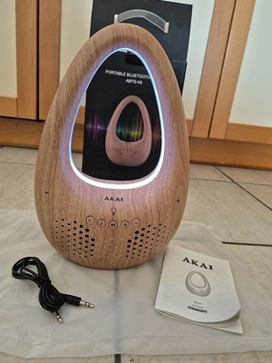 Akai Bluetooth portable speaker like new, wood finish
