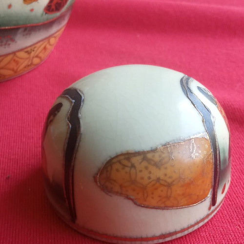 Vintage Chinese porcelain ginger jar with lid