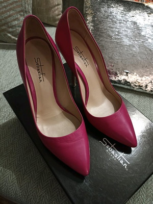 Sebastian fuchsia pumps used, size 37, excellent condition