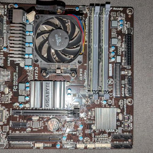 Gigabyte GA-78LMT-USB3 rev 5 with AMD FX 3.6GHz and 8GB RAM used