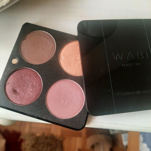 WABI Eyeshadow Palette with 4 Purple Shades like new
