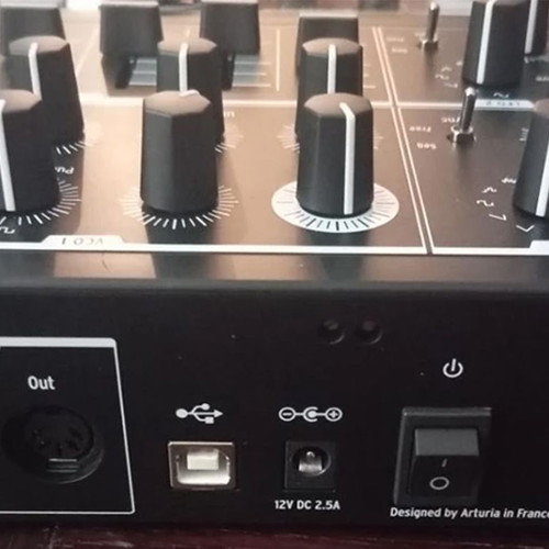 Arturia MiniBrute 2S Noir Edition like new