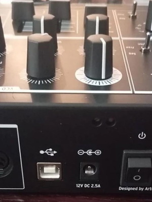 Arturia MiniBrute 2S Noir Edition like new