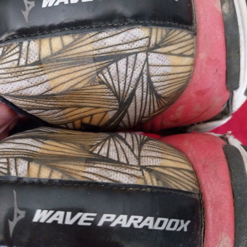 Wave Paradox men's athletic shoes size 48.5 like new, black white yellow