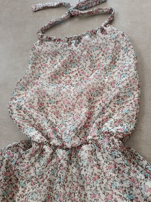 Airy dress with open back, like new, colorful, size S