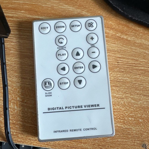 Braun Digiframe 7000 7" digital photo frame like new