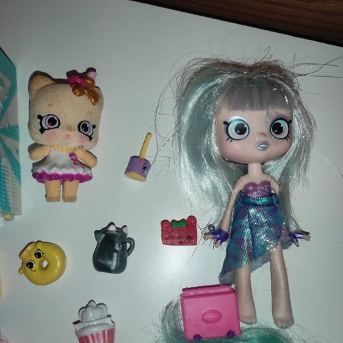 Shopkins dolls used in very good condition