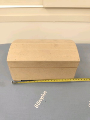 Wooden box with oval lid new