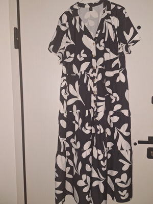 Shein curve plus size semizie dress 2XL like new, black and white