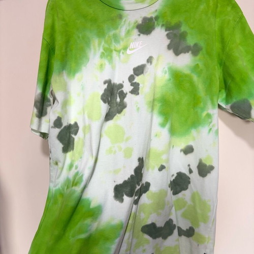 Nike Air Max 90 Tie Dye men's shirt lightly used