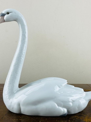 Λευκός μεγάλος κύκνος πορσελάνη Lladro μεταχειρισμένος
