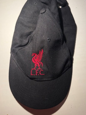 Καπέλο τζόκεϊ Liverpool F.C. μαύρο, καινούργιο