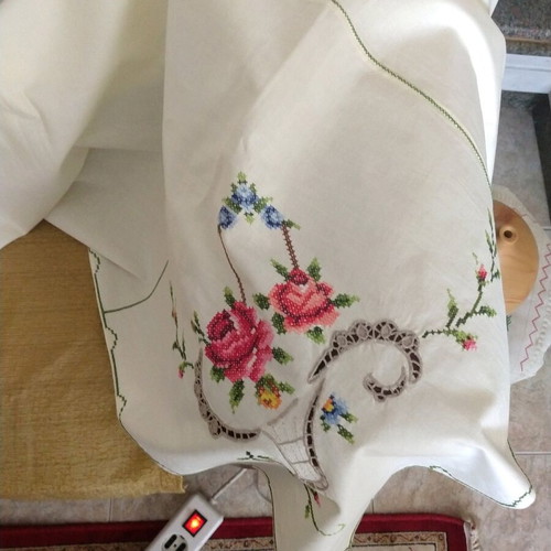 Tablecloth with embroidery and 12 napkins new, ecru color