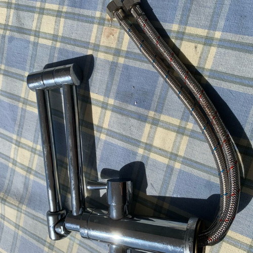 Set of 2 kitchen sink faucets like new, heavy-duty foldable