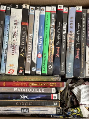 PC Games pack like new, 25 titles with 9 sealed