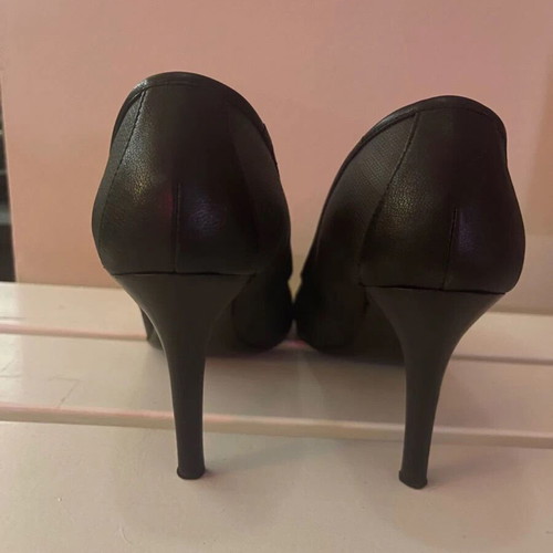 Burberry leather pumps like new, size 39