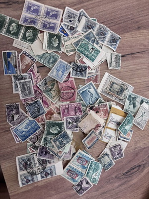 Old stamps used, pack of 220 pieces