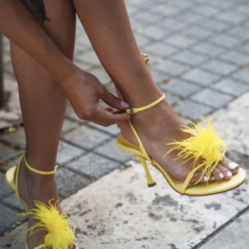 Yellow sandals with feathers size 41, new, 11cm heel