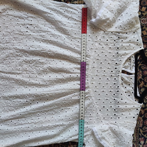 Regalinas white top with broderie embroidery and ruffles, like new, size S/M