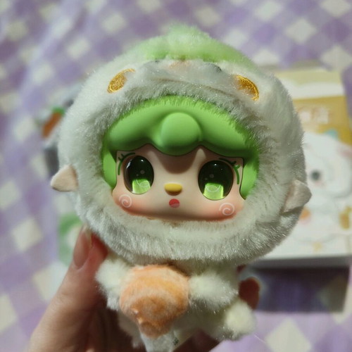 Yooki Strawberry Parrot new with original box and card