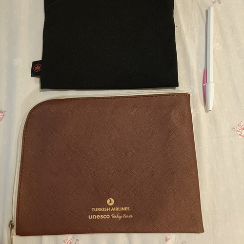 Nescesser set from Air Canada and Turkish Airlines like new
