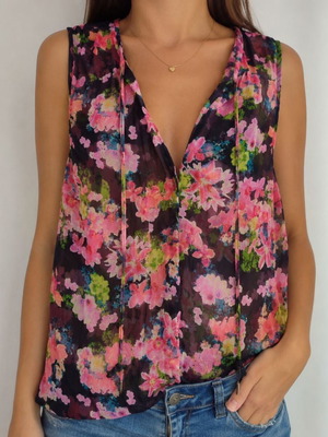 Vero Moda floral blouse sleeveless used, size Small
