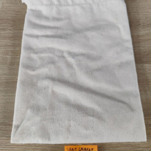 Saint Laurent dustbag used 25 x 17 cm
