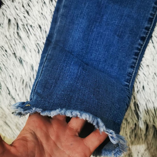 Elastic high-waisted jeans like new, blue, with pleat at waist