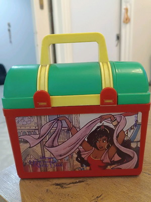 Vintage lunchbox Esmeralda like new