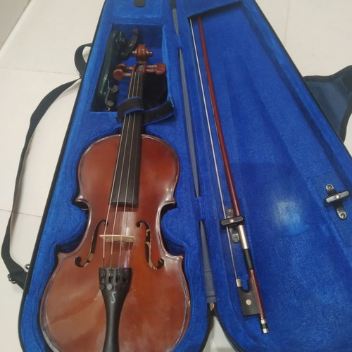 Stentor violin 1/2 used with case and bow