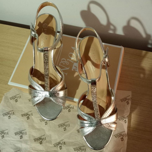 Voi-Noi Silver Sandals Size 38 Like New, Evening