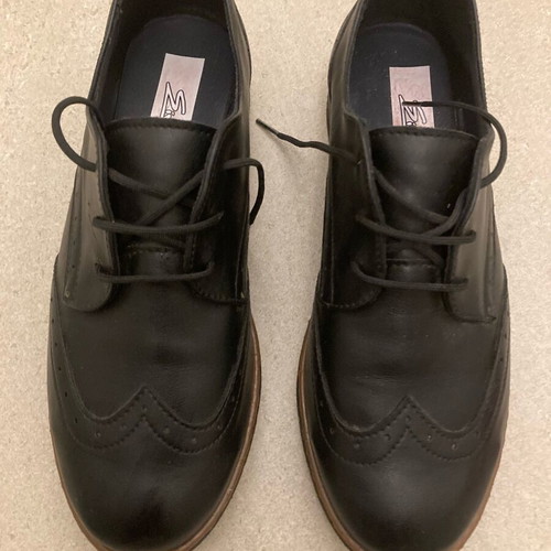 Women's shoes size 38 black like new