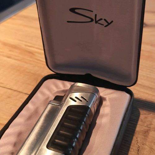 Sky cigar lighter like new with 4 flames and built-in cutter