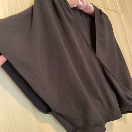 Zara top S black like new, cropped with V neck