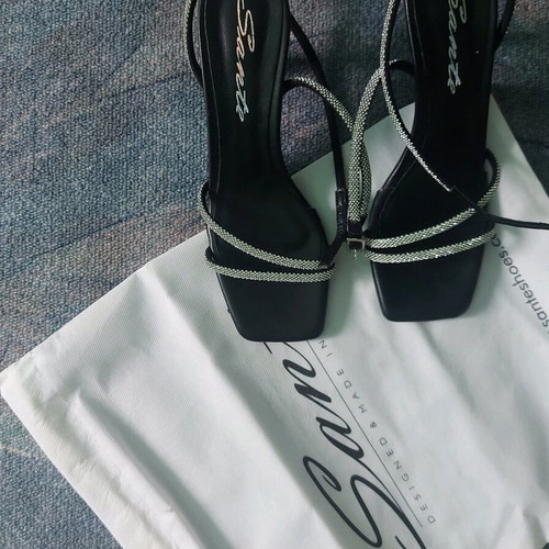 Sante pumps new, black, size 36 with strass