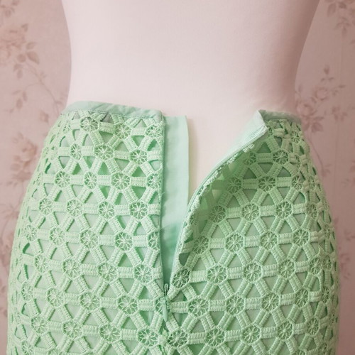 Zara skirt XL used, synthetic guipure light green