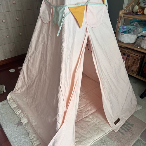 Little Dutch children's teepee play tent like new, pink with mattress