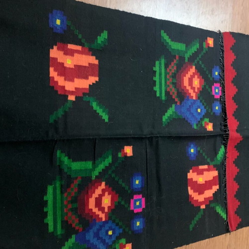 Handmade wool rug new with traditional geometric patterns