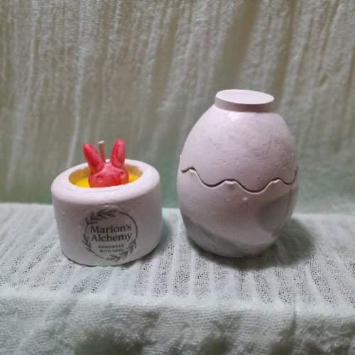 Soy candles with Easter theme in handmade plaster bases, new