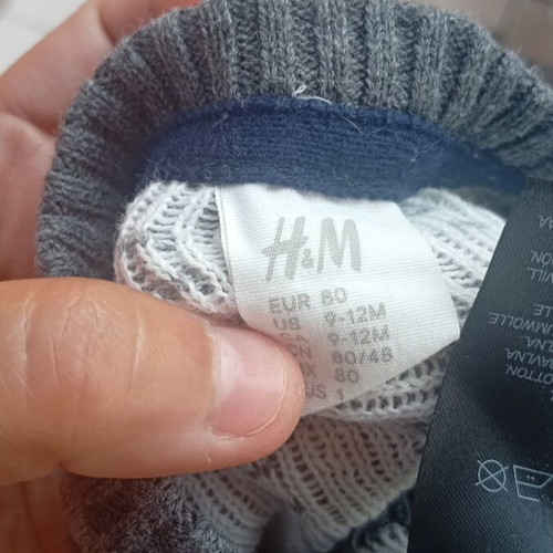 Baby sweater like new, size 9-12 months, 100% cotton