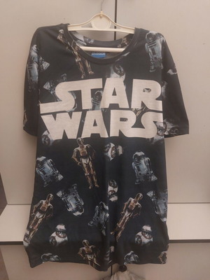 Star Wars T-shirt all-over print size L like new