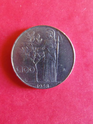 Italian coin 100 lire 1958 used, rare year