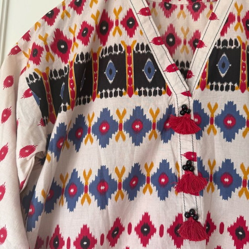Boho kaftani new with striking colors and ikat patterns size M