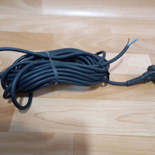 Electric wire 7 meters with plug used, 2000 watt load capacity