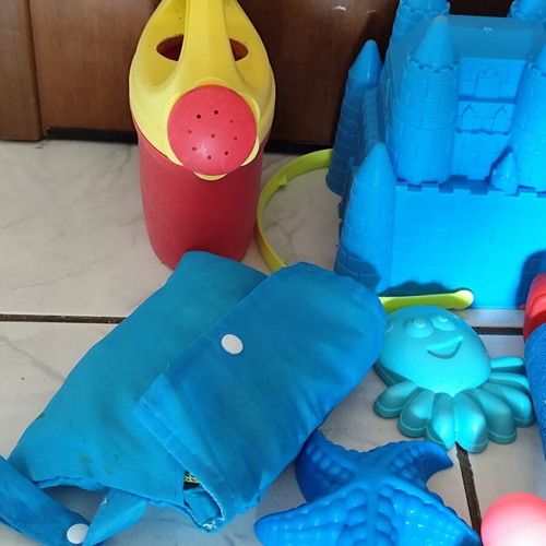 Complete Beach Set with 2 Intex Mattresses and Sand Toys like new