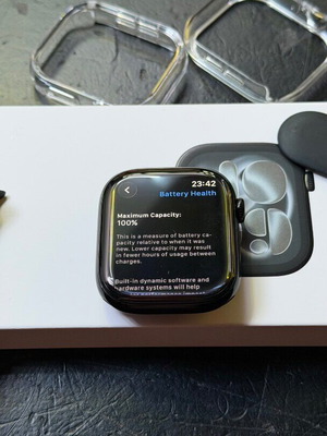 Apple Watch Series 11 46mm σαν καινούργιο με έξτρα λουράκια και ενεργή εγγύηση